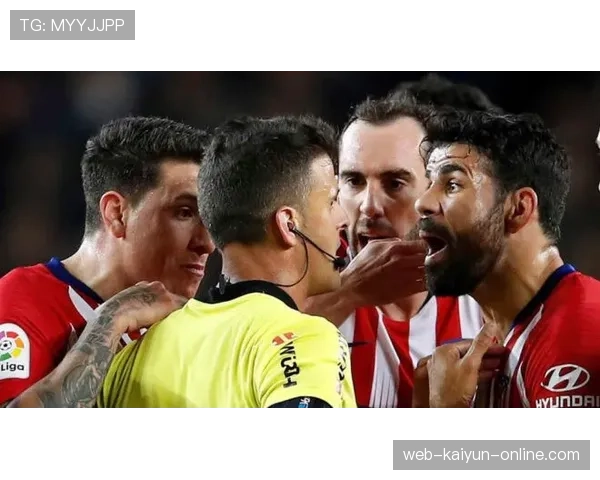 足球不当行为的判罚标准及裁判执行细节解析